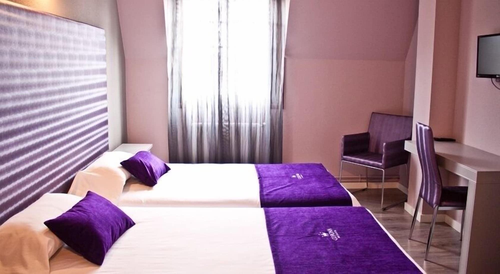 Hotel Corona De Galicia Valga Exterior photo