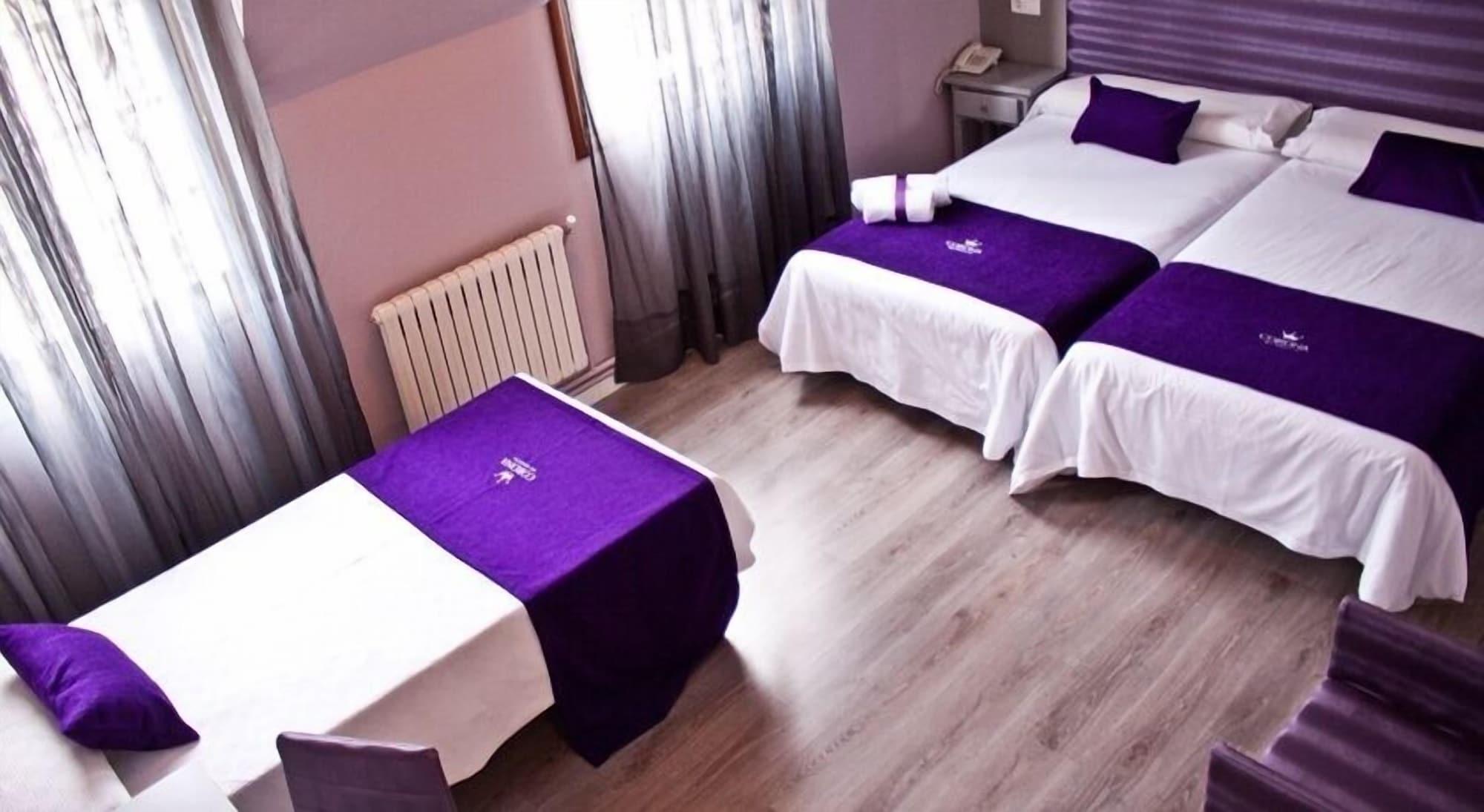 Hotel Corona De Galicia Valga Exterior photo